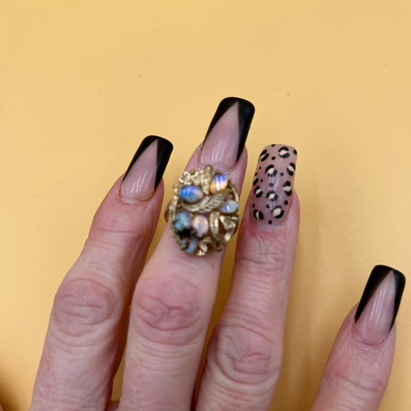 Vintage opal cocktail ring - Picture 2 of 4